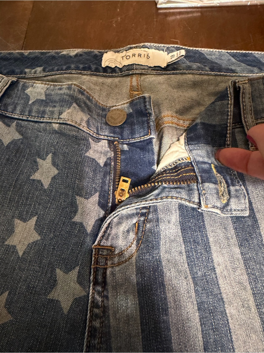 torrid Star & Stripe Denim Shorts - Blue - Picture 4 of 6